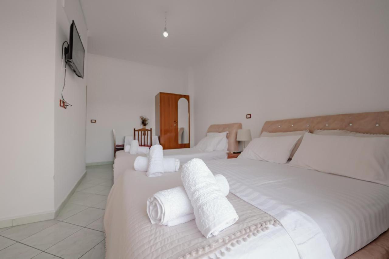 Sunflower Hotel Ksamil Exterior photo